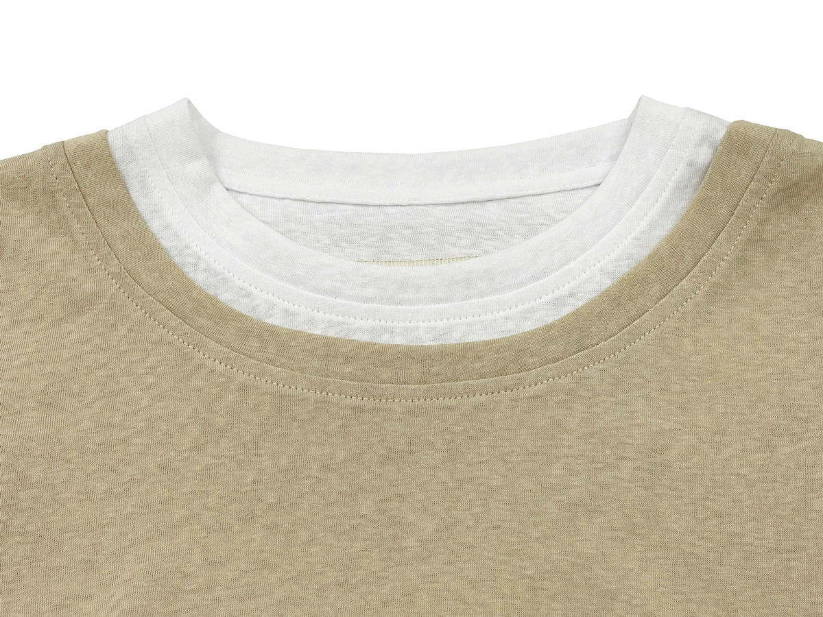 The collar in this design is a mock layered collar