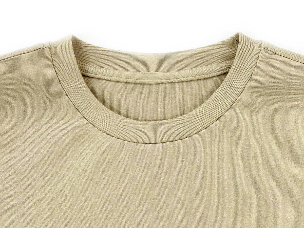 The dress features a classic round neckline, offering a timeless and versatile look.