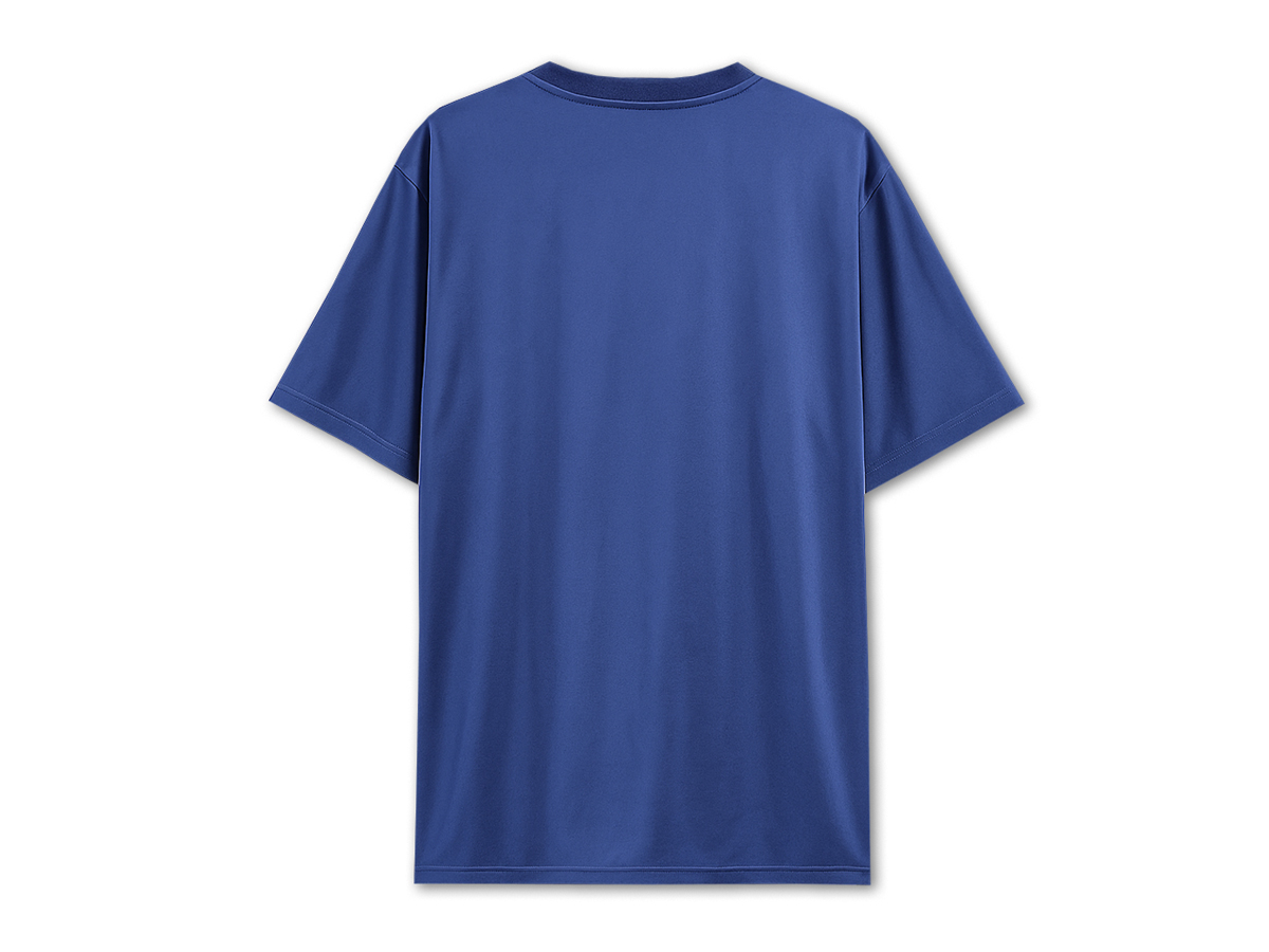 A blank back design that balances out the bold front. Perfect for layering or keeping it clean and effortless.