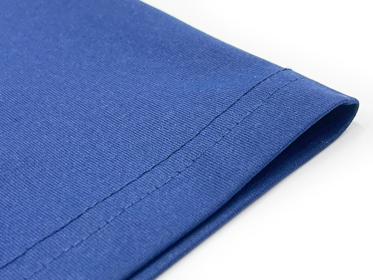 folded sleeve hem, double-stitched sleeve, cropped preppy tee